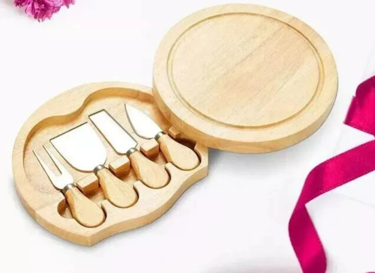 Cheese Board Full Set with 4 Cutters NEW - Image 4