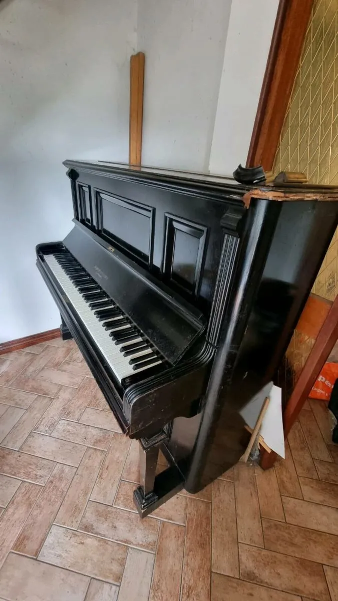 Upright piano - Image 2