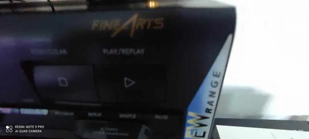 New Amazing From The Fine Arts Series Grundig Cd-21 Player - Image 3