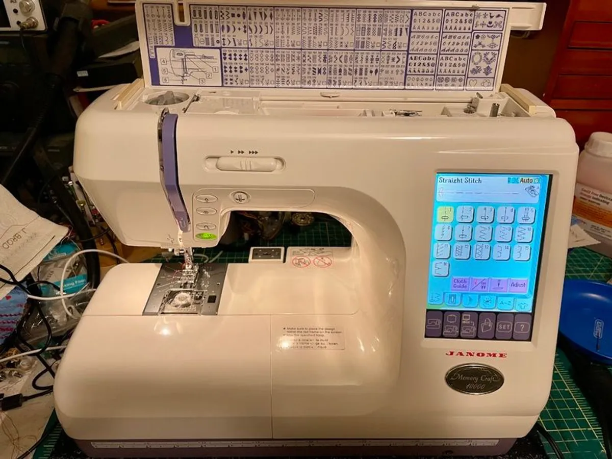 Janome Memory Craft MC10000 Embroidery Sewing Machine - Just Serviced - Like New! - Image 2