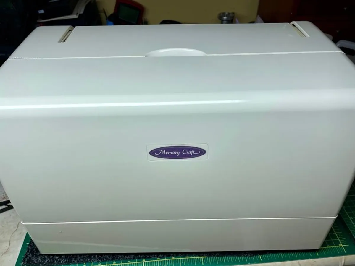 Janome Memory Craft MC10000 Embroidery Sewing Machine - Just Serviced - Like New! - Image 3