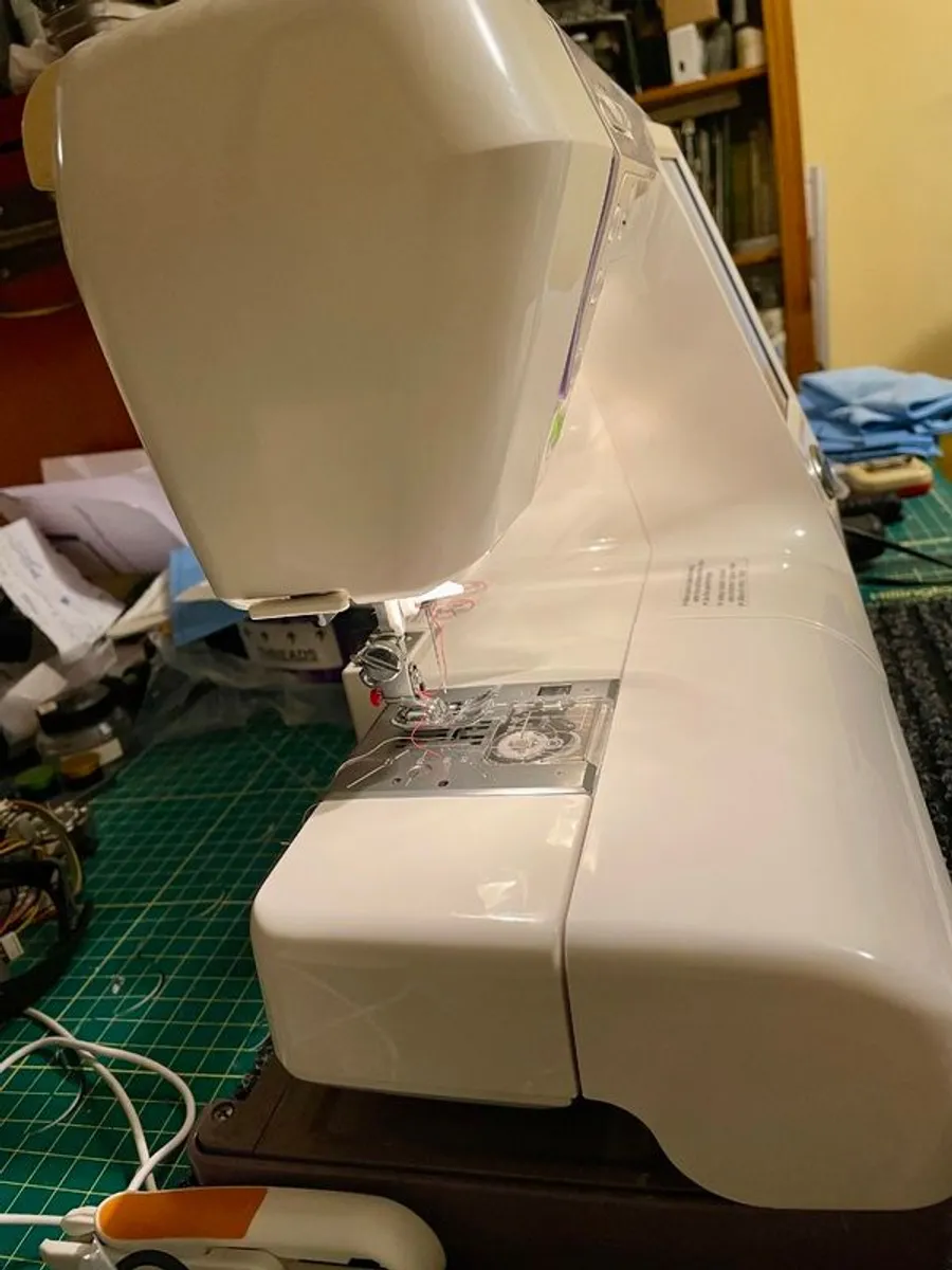 Janome Memory Craft MC10000 Embroidery Sewing Machine - Just Serviced - Like New! - Image 4