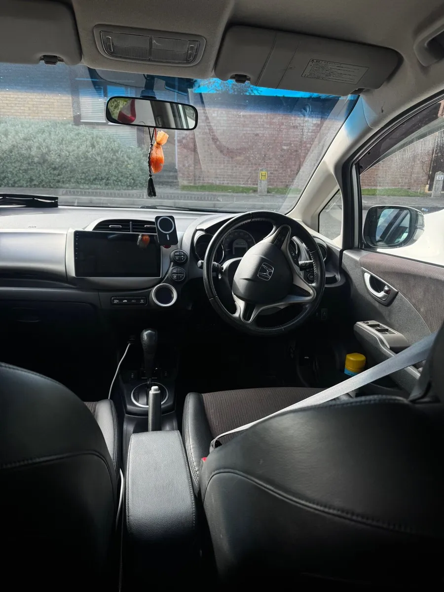 Honda FIT hybrid - Image 3