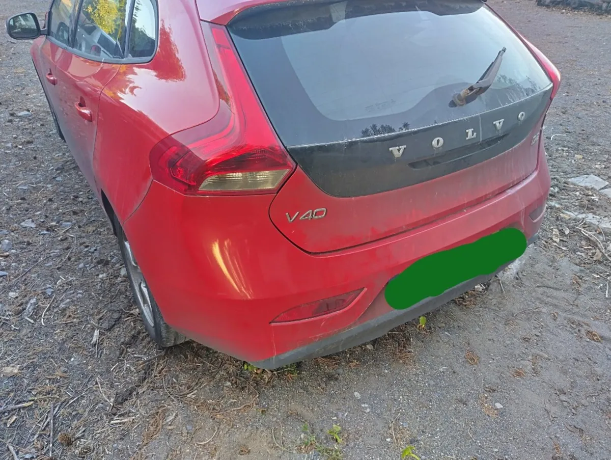 Breaking Volvo V40/S40 - Image 2