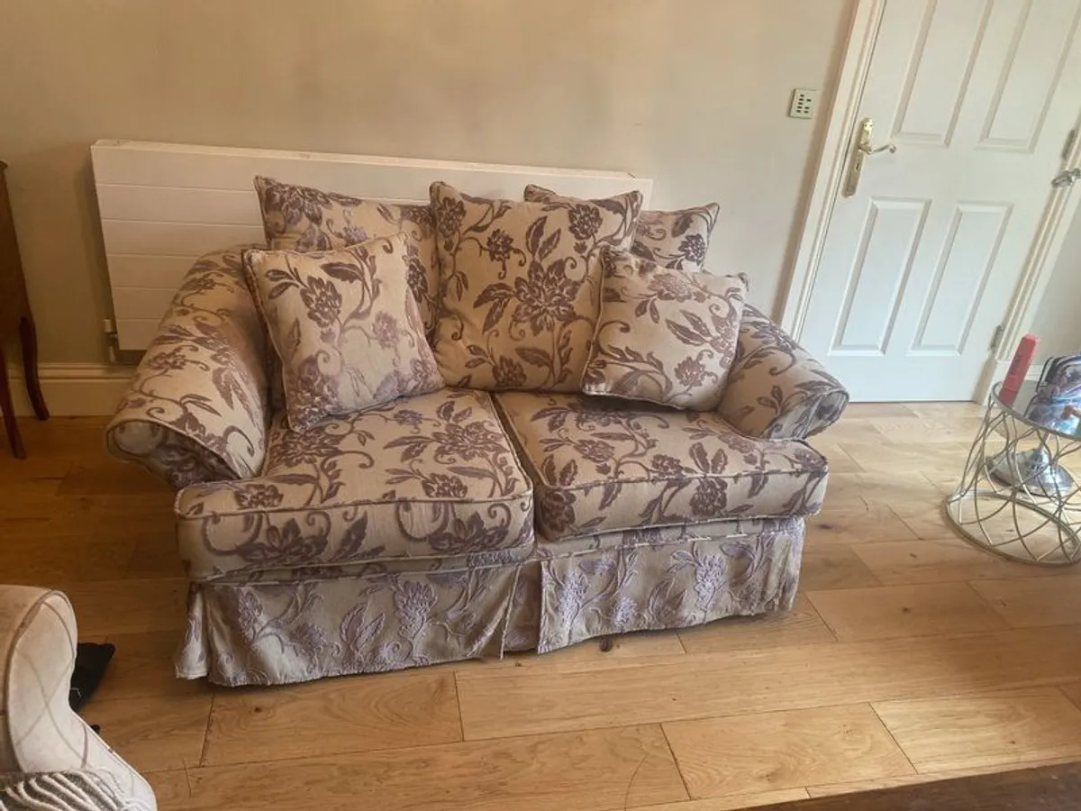 couch 2 seater - Image 1