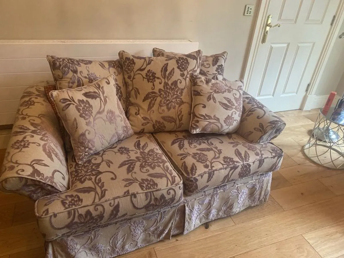 couch 2 seater - Image 3