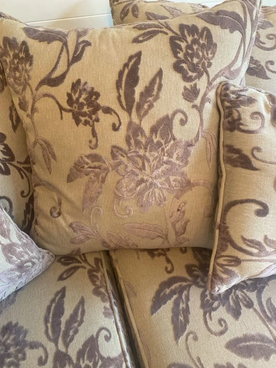 couch 2 seater - Image 4