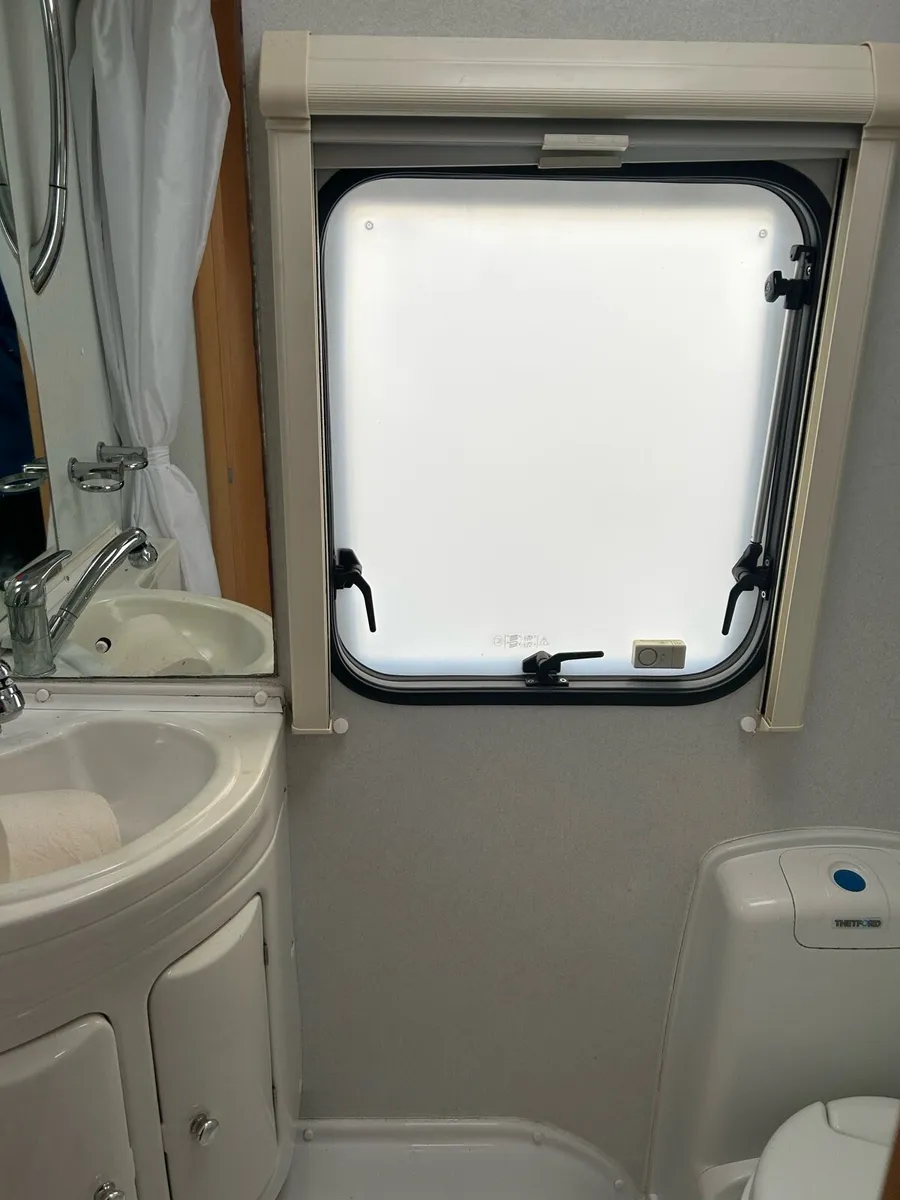 Campervan - 6 berth - Elddis Sunquest 180 - Image 3