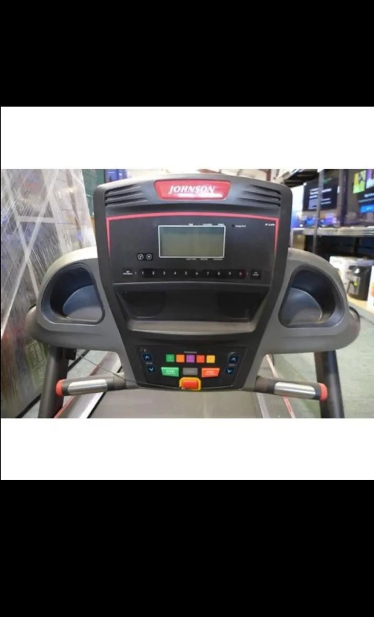 JOHNSON 8.1 TREADMILL NEXT TO NEW - Image 2