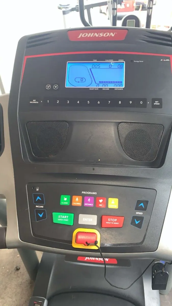 JOHNSON 8.1 TREADMILL NEXT TO NEW - Image 4