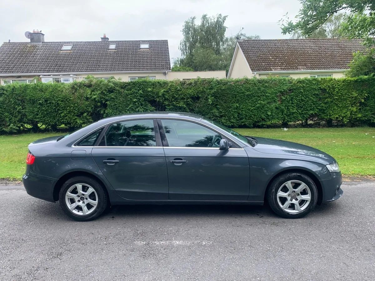 Audi A4 AUTOMATIC - Image 2