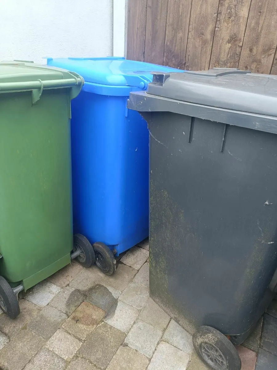 Wheelie bin - Image 1