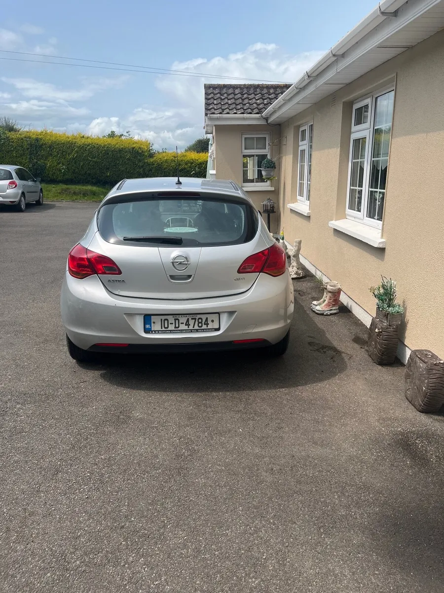 Opel Astra 2010 - Image 3