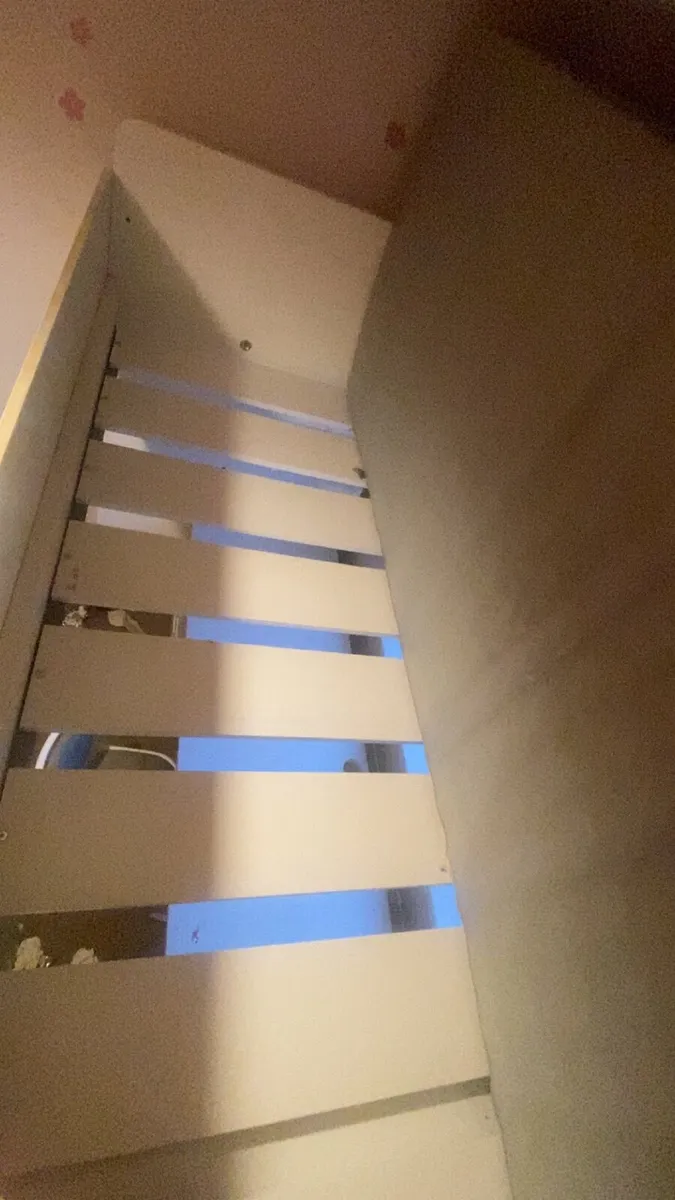 Bed - Image 3