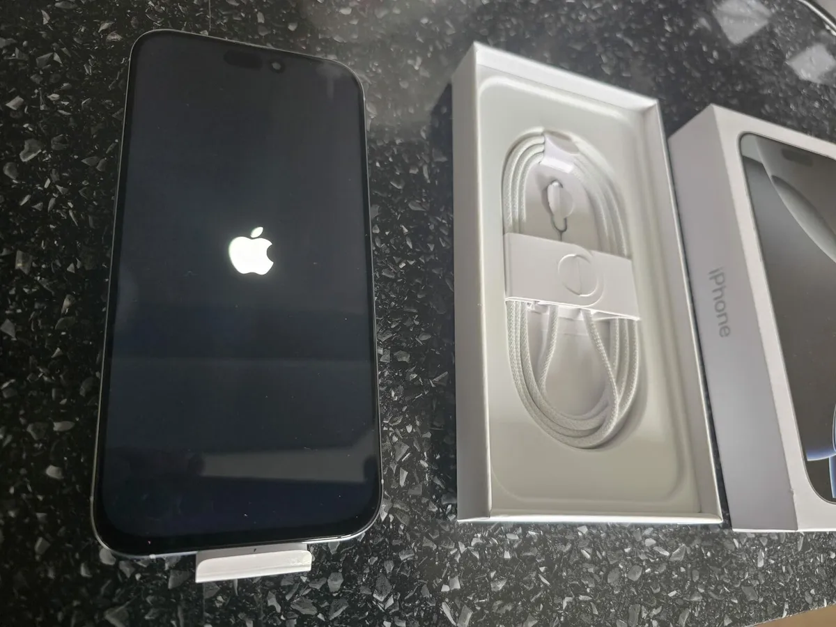 Apple Iphone 16 pro - Image 4