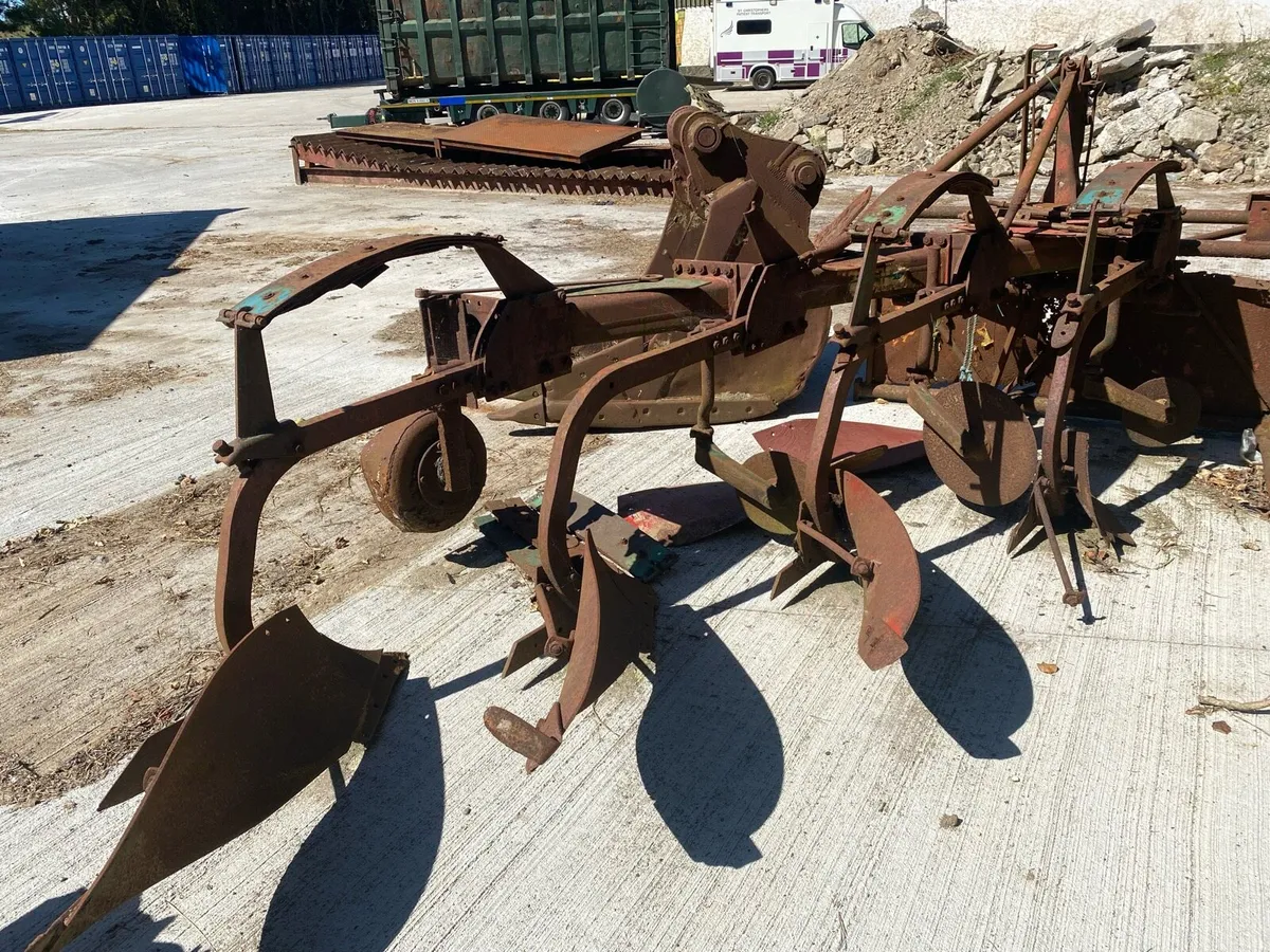 Kavernaland 4 furrow plough - Image 1