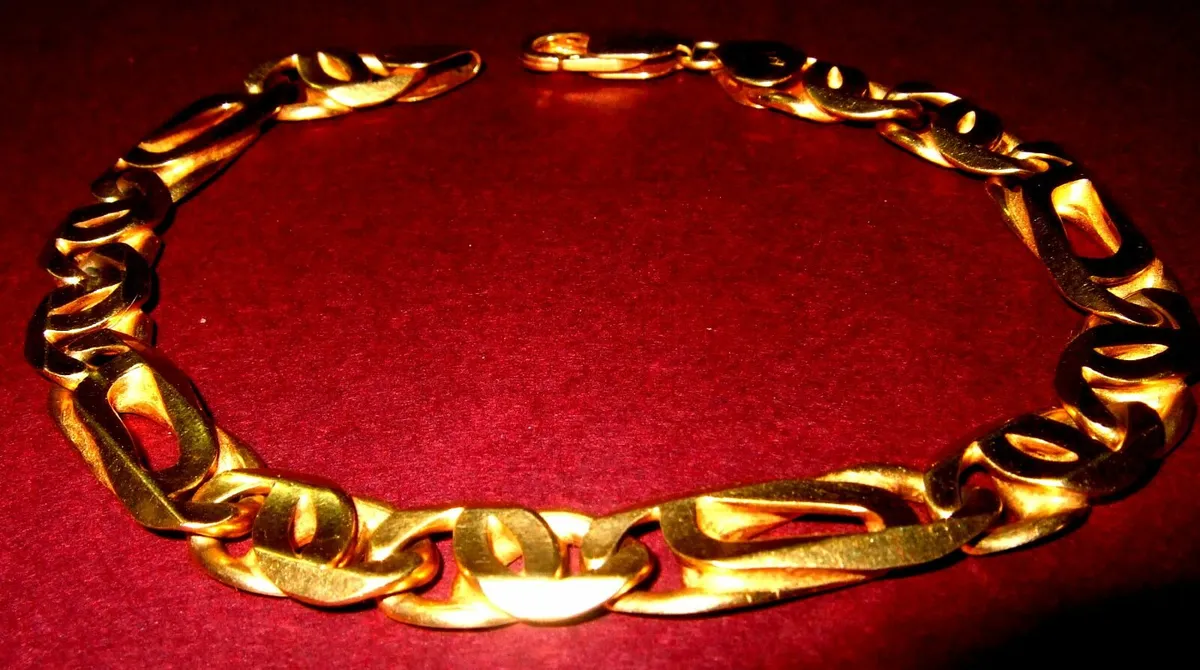 Vintage Hallmarked 9k Gold Unisex Bracelet - Image 2