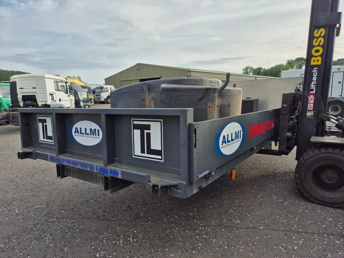 20ft x 8ft4" alloy dropside body - Image 4