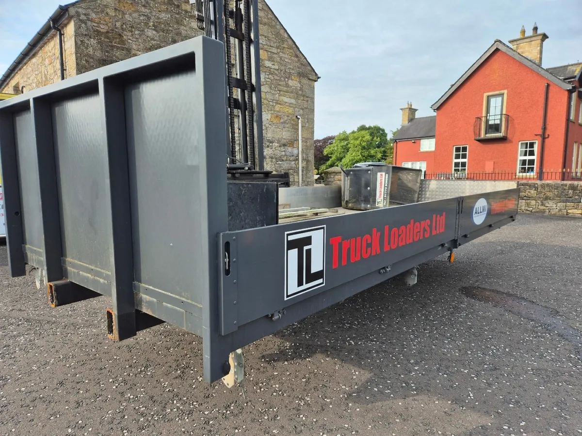 20ft x 8ft4" alloy dropside body - Image 1