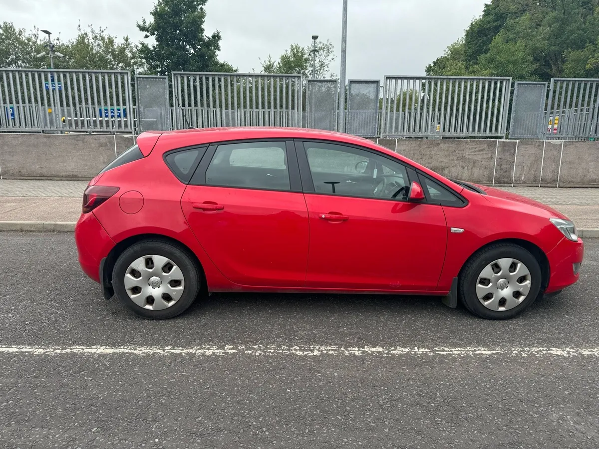 Opel Astra 1.4L Petrol - Image 3