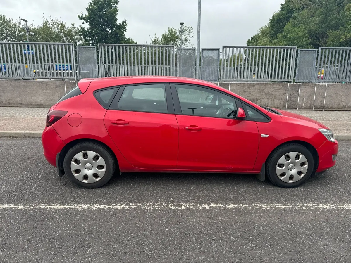 Opel Astra 1.4L Petrol - Image 4
