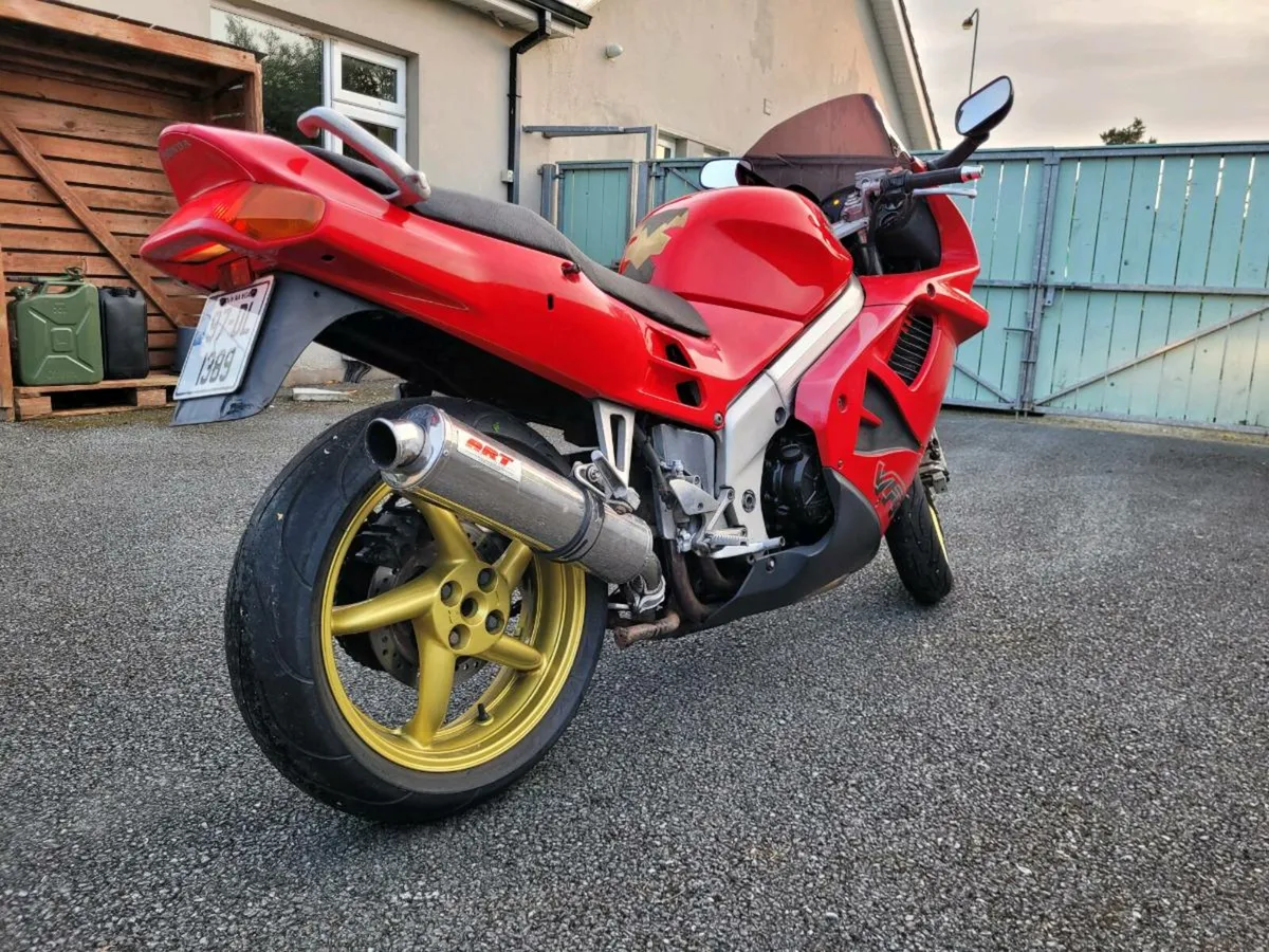 1997 VFR 750 - Image 3