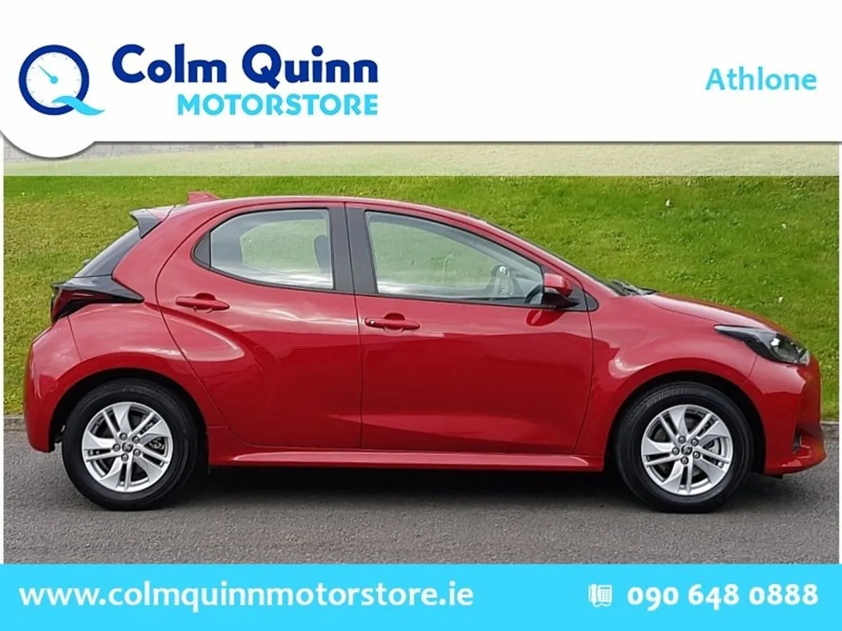 Toyota Yaris Luna 1.5 Hybrid Auto Hatchback - Image 3