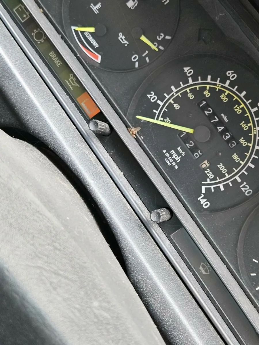 Mercedes 190E - Image 2