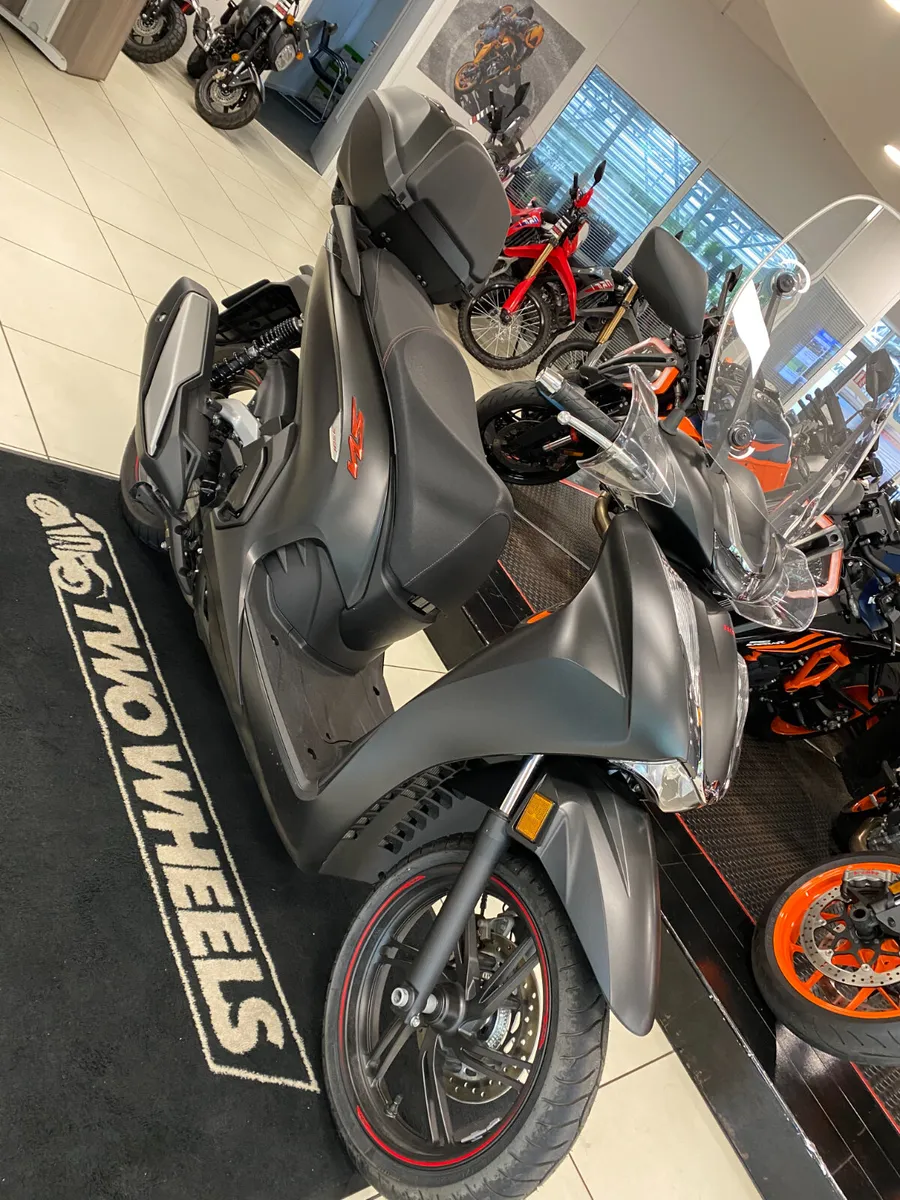 Honda SH 350 Ex Demo - Image 2