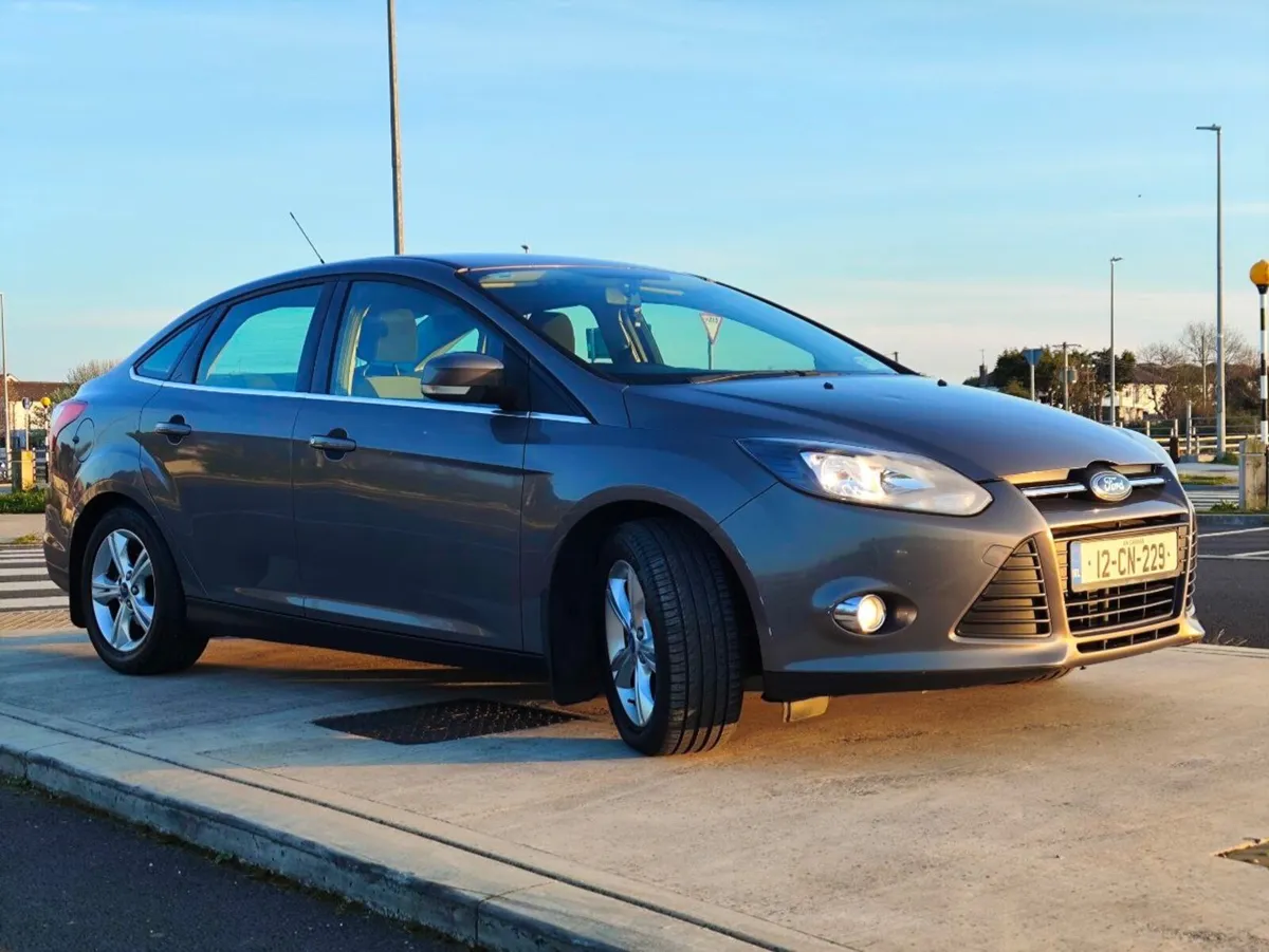 Ford Focus 2012 - Image 2