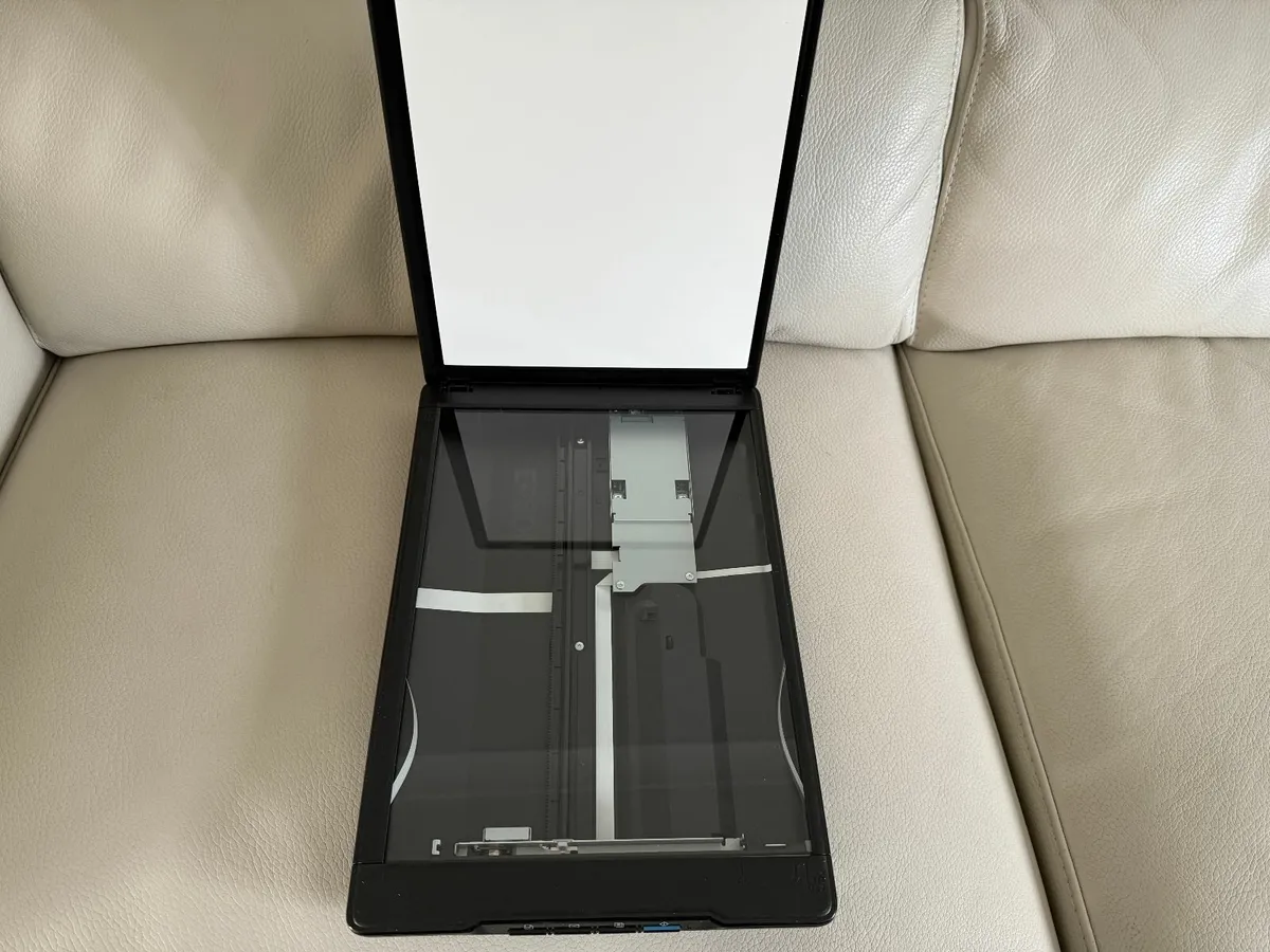 Epson Perfection V39II Scanner - Image 2