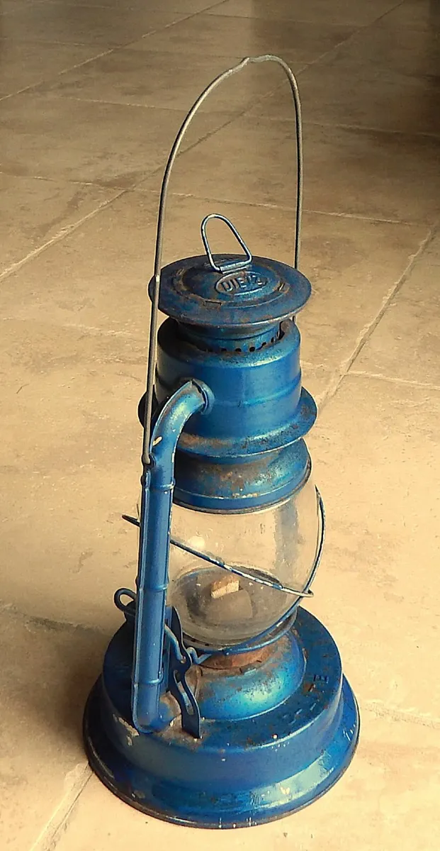 Vintage Dietz No 90 Blue Oil Lantern - Image 2