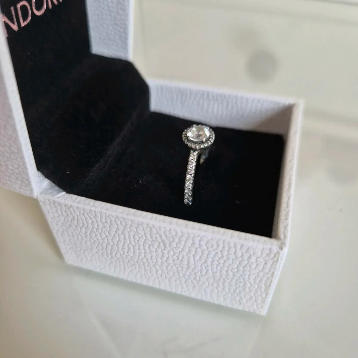 Pandora ring sparkly round - Image 1