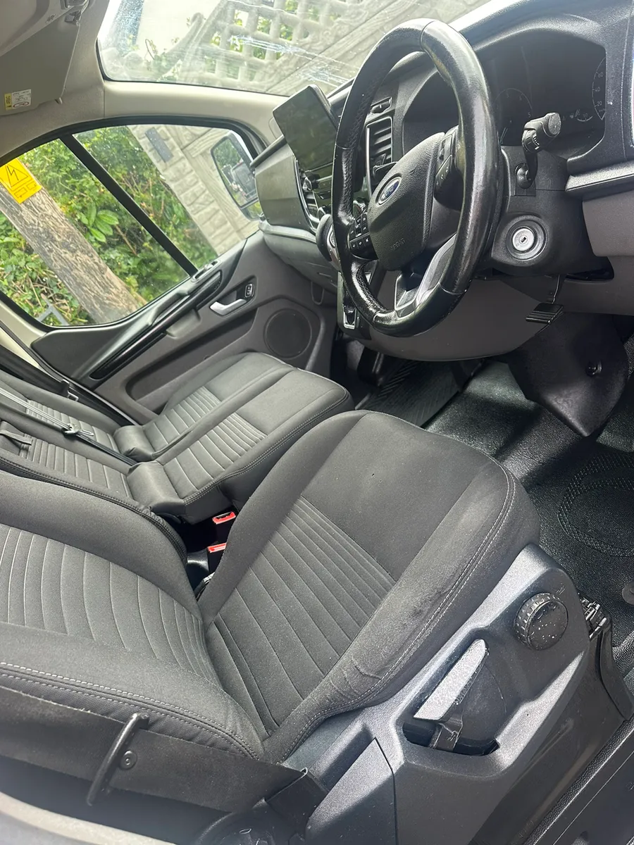 AUTOMATIC 192 FORD TRANSIT CUSTOM LIMITED - Image 2
