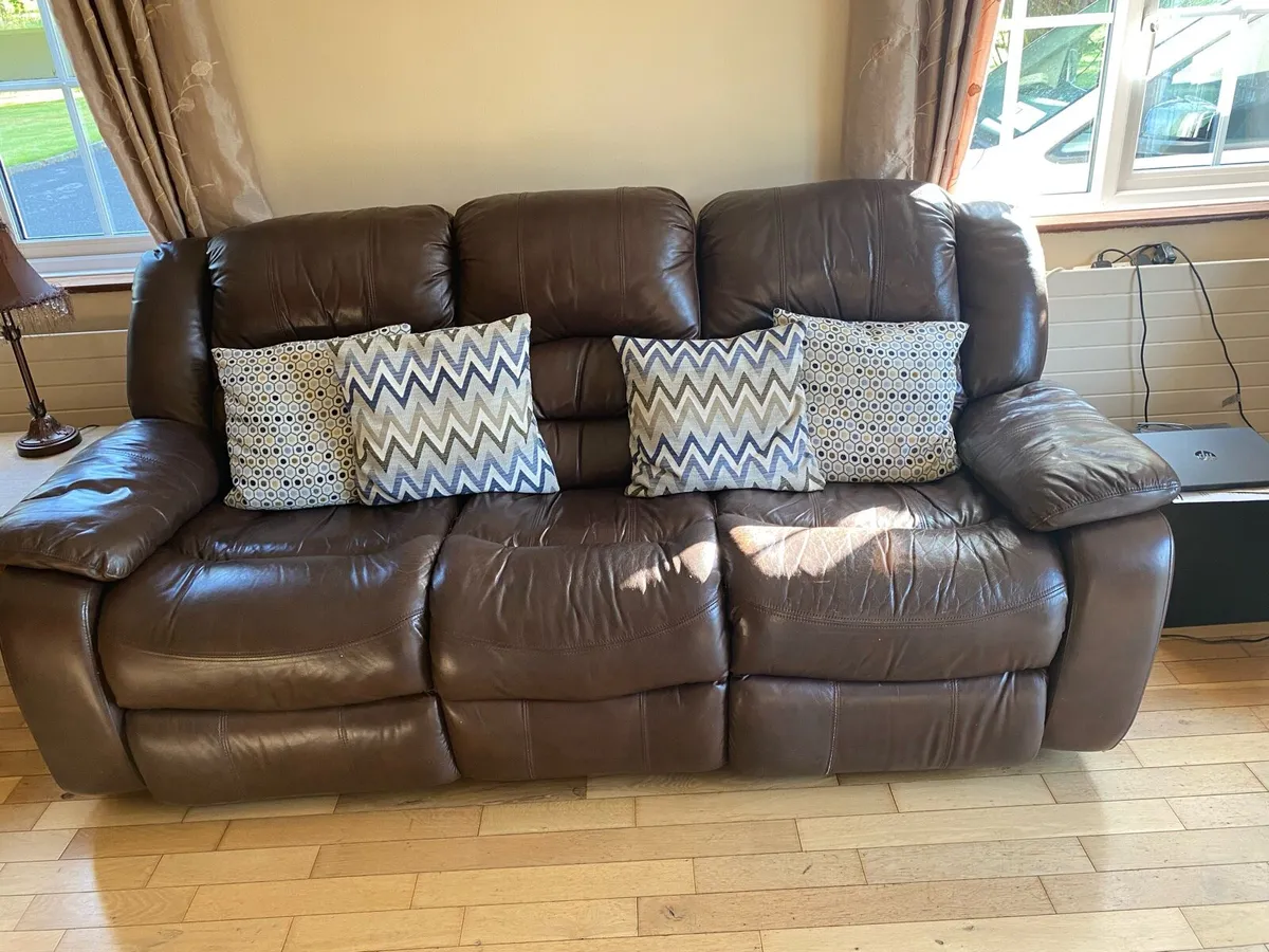 Brown leather 3,1,1 sofa set - Image 3