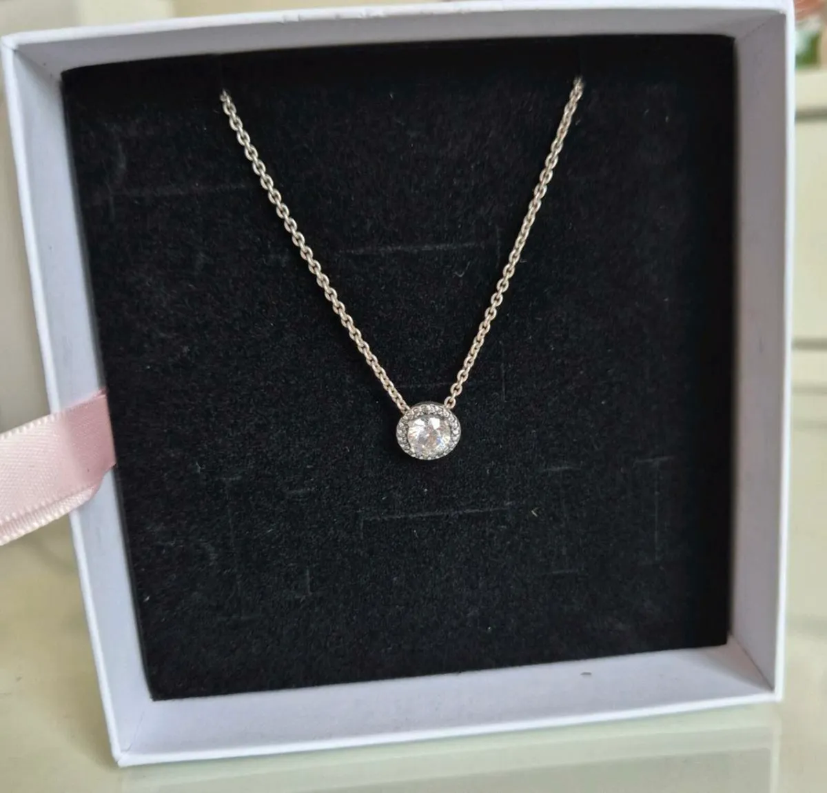 Pandora Round Sparkle Necklace Excellent Condition - Image 4