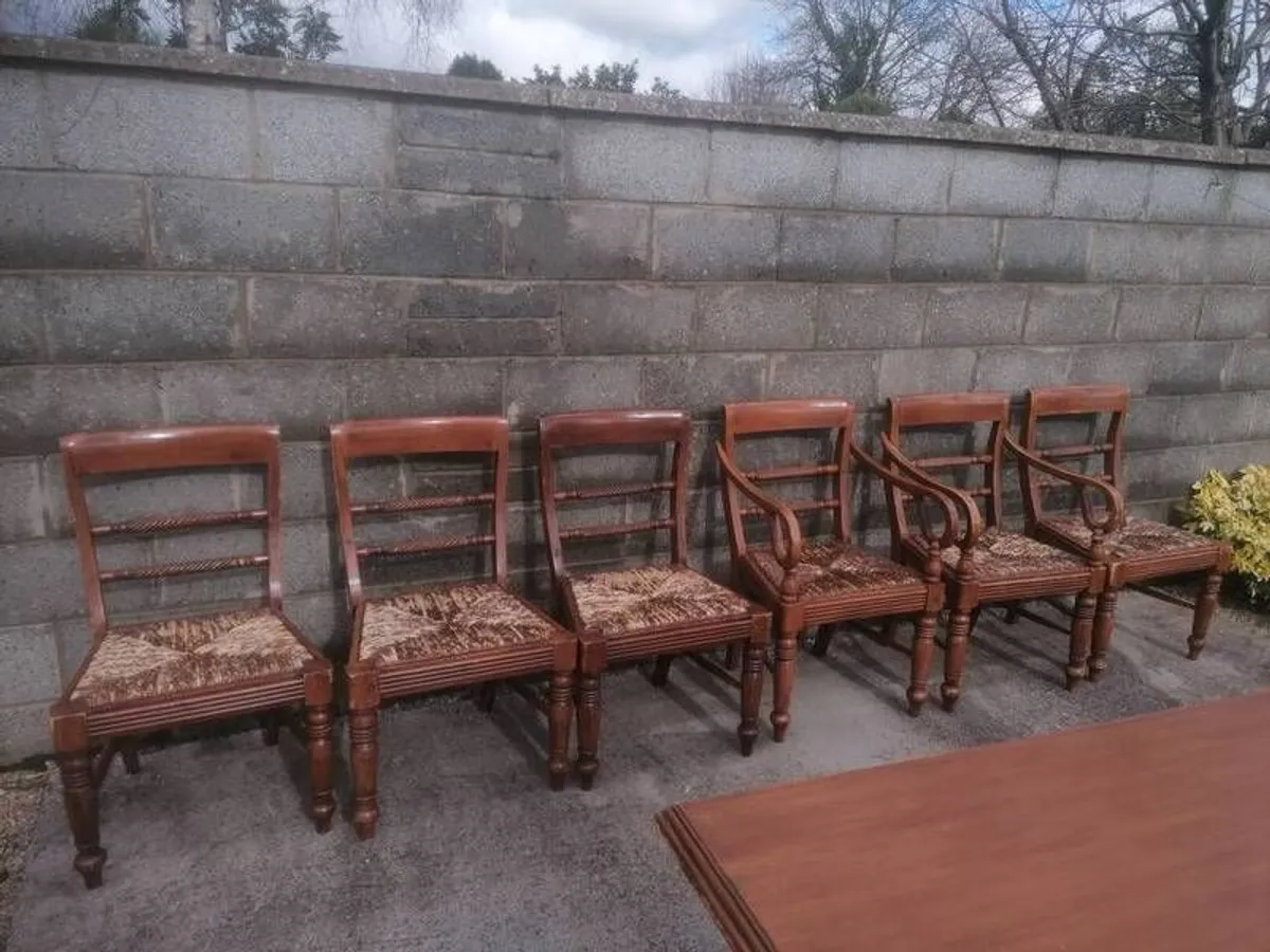 Dining room table with six chairs - Image 1