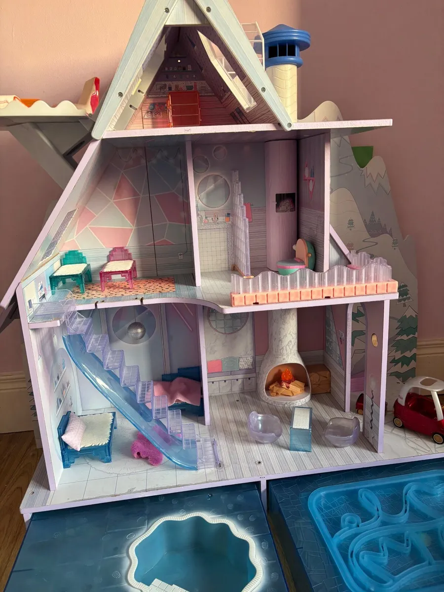 LOL Dollhouse and Toys - Image 1