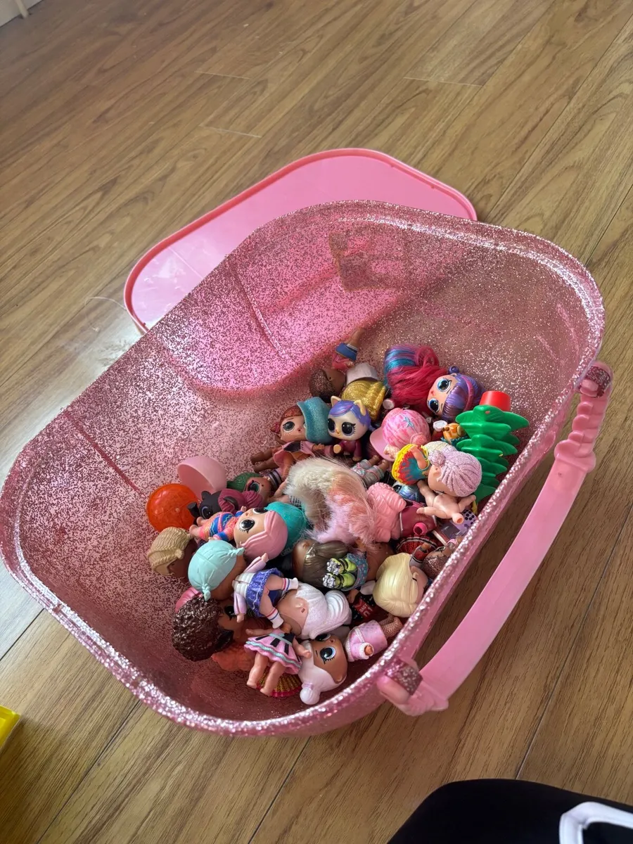 LOL Dollhouse and Toys - Image 3