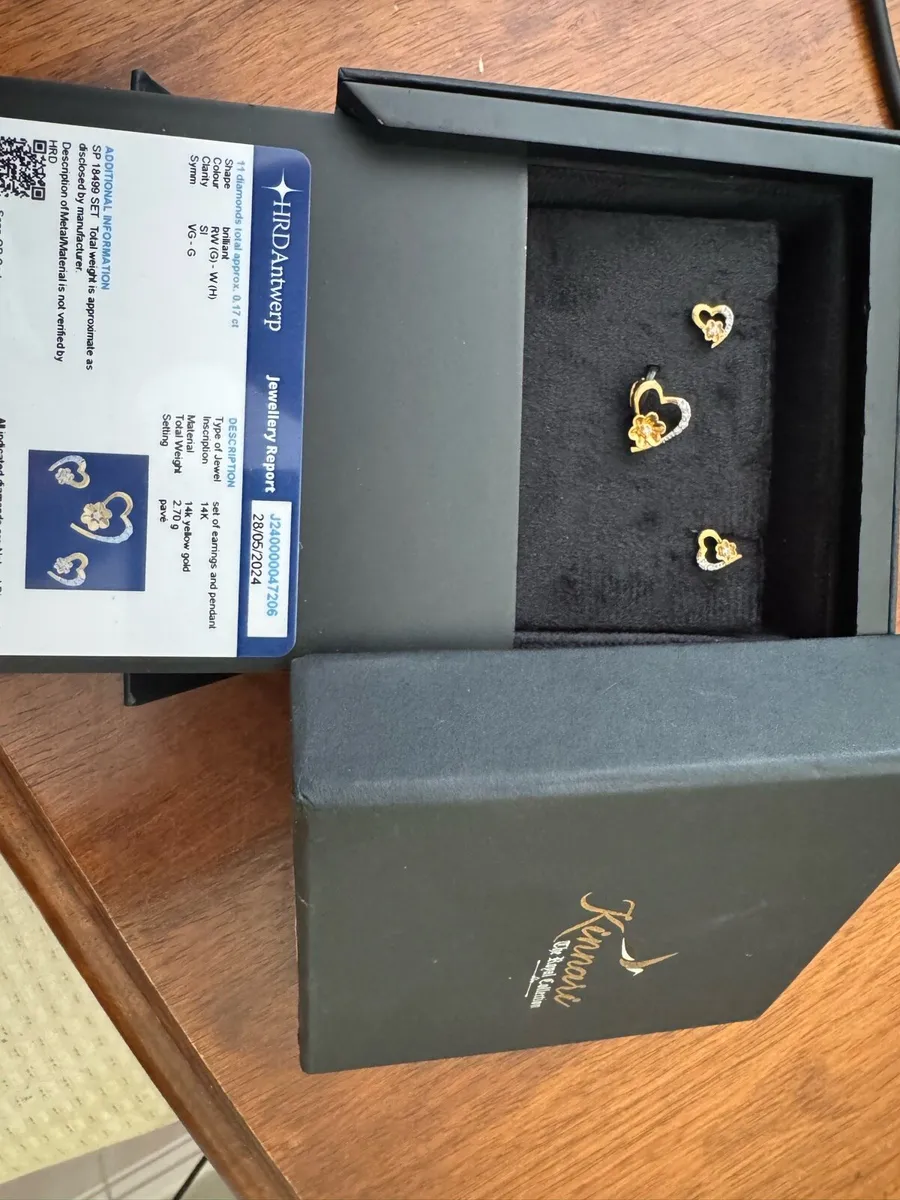 Gold jewellery - Image 2
