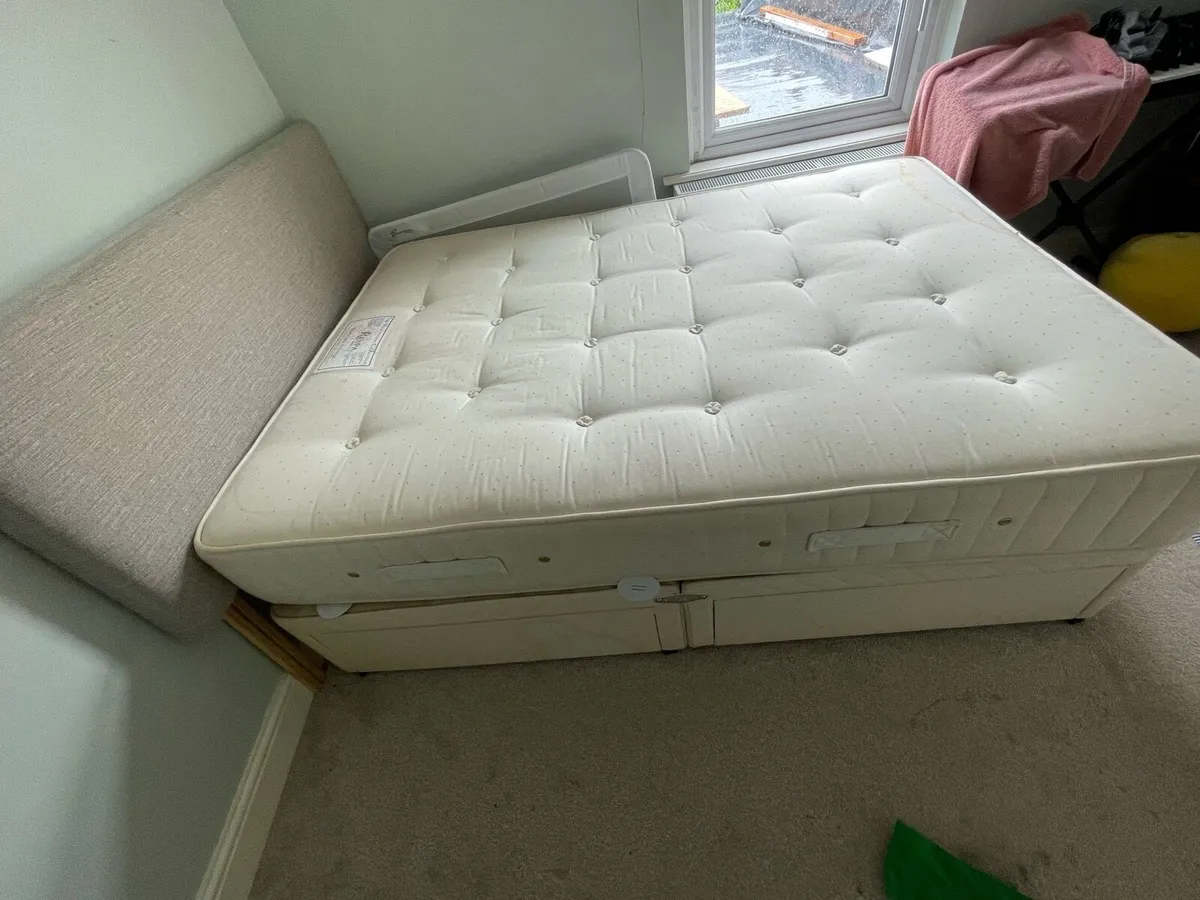 4’6 bed and mattress FREE - Image 2