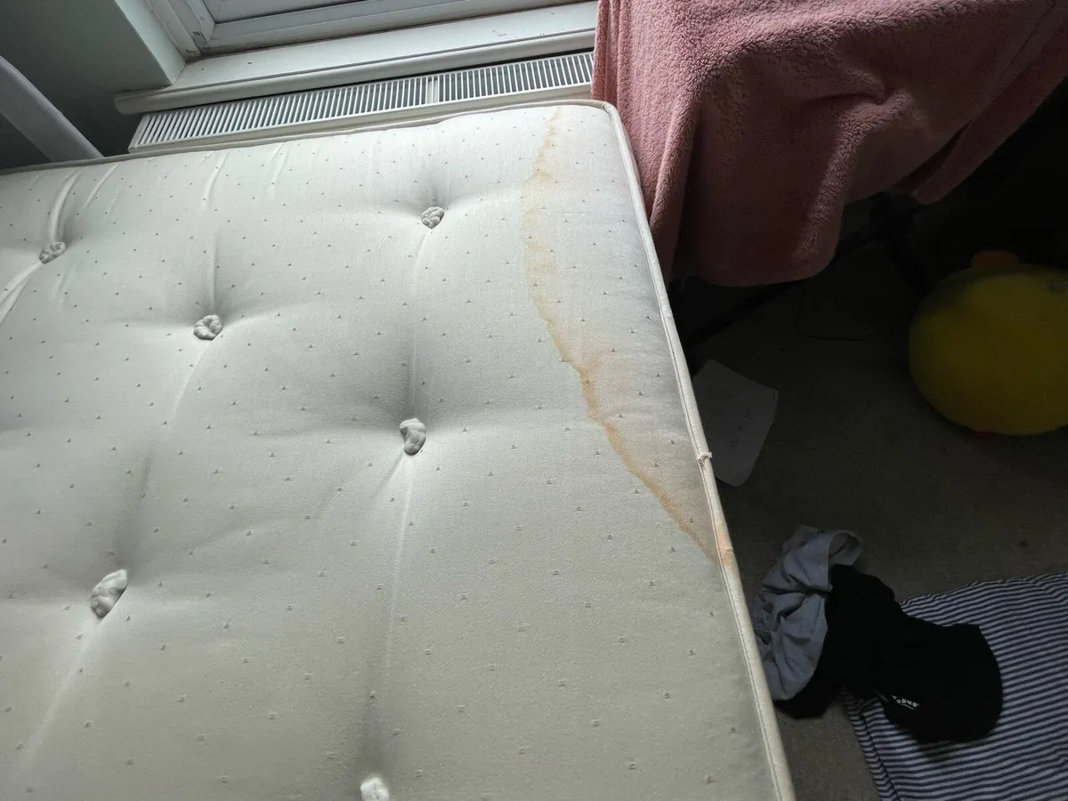 4’6 bed and mattress FREE - Image 4