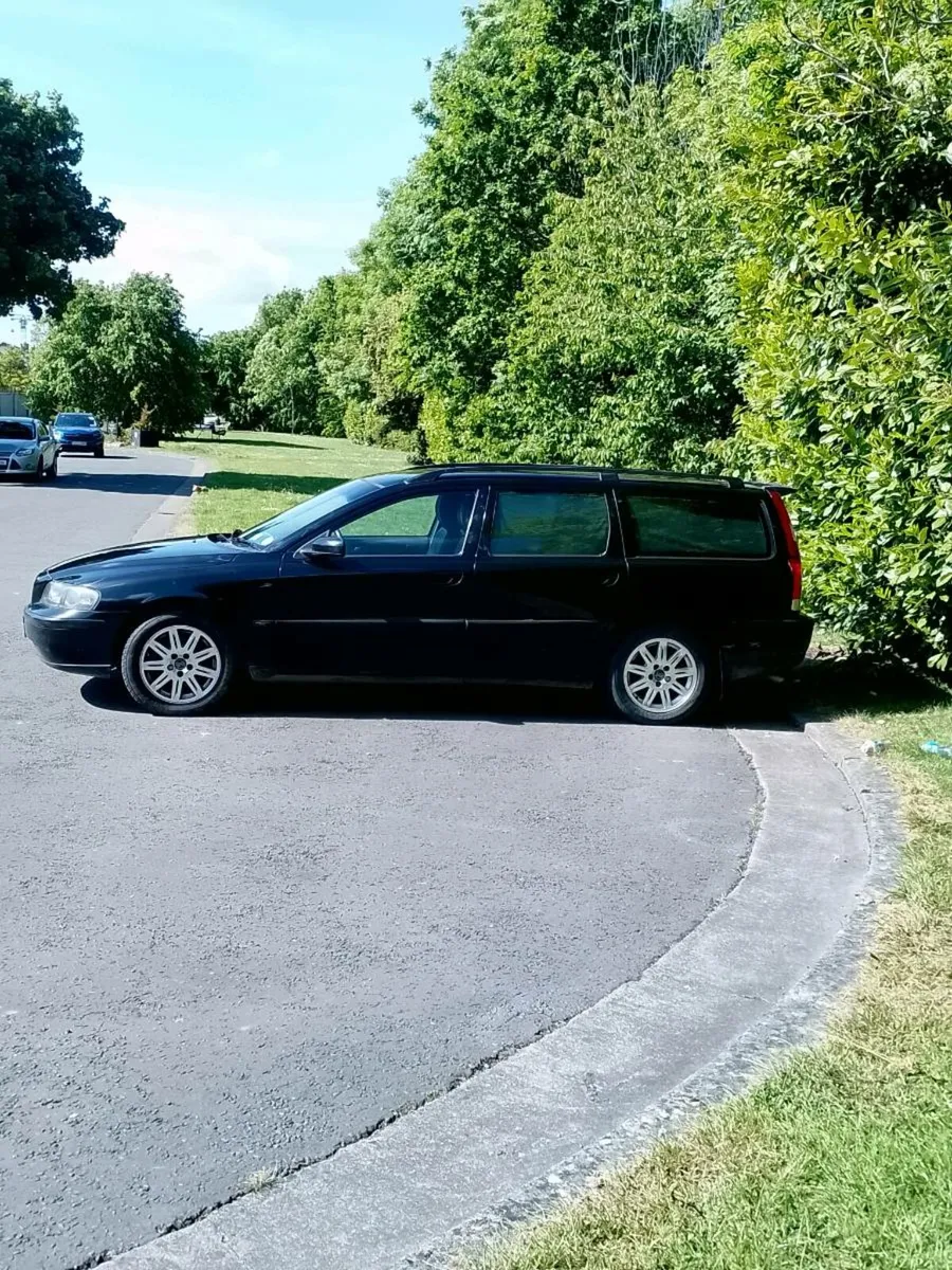 Volvo v70 - Image 2