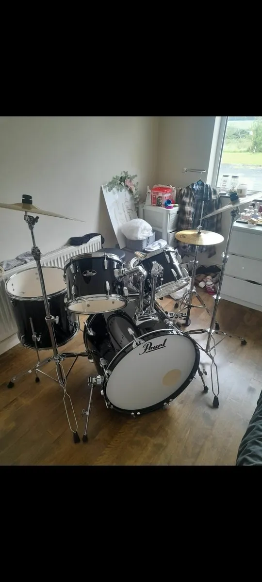 Pearl Drum Kit - Image 1