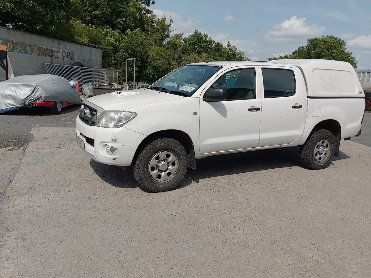 2010Toyota Hilux DOE 05-26 TAX 08-25 - Image 2