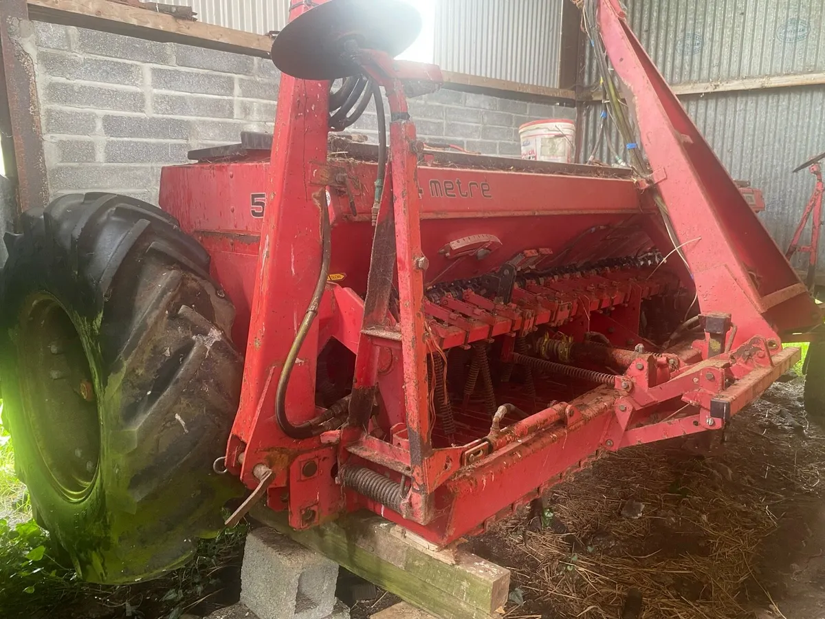 Massey Ferguson 400 - Image 1