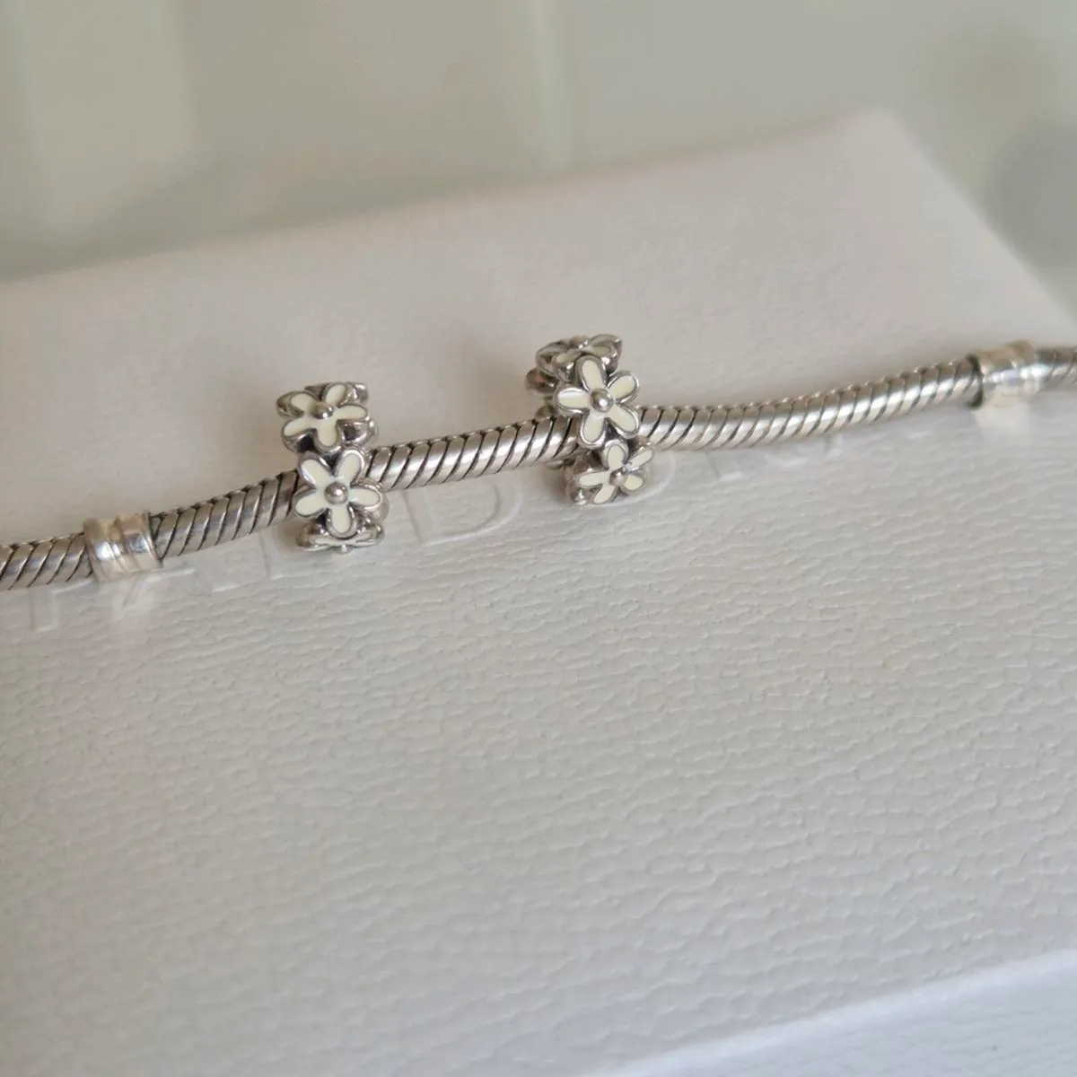 Pandora separately charm daisy flower enamel - Image 4