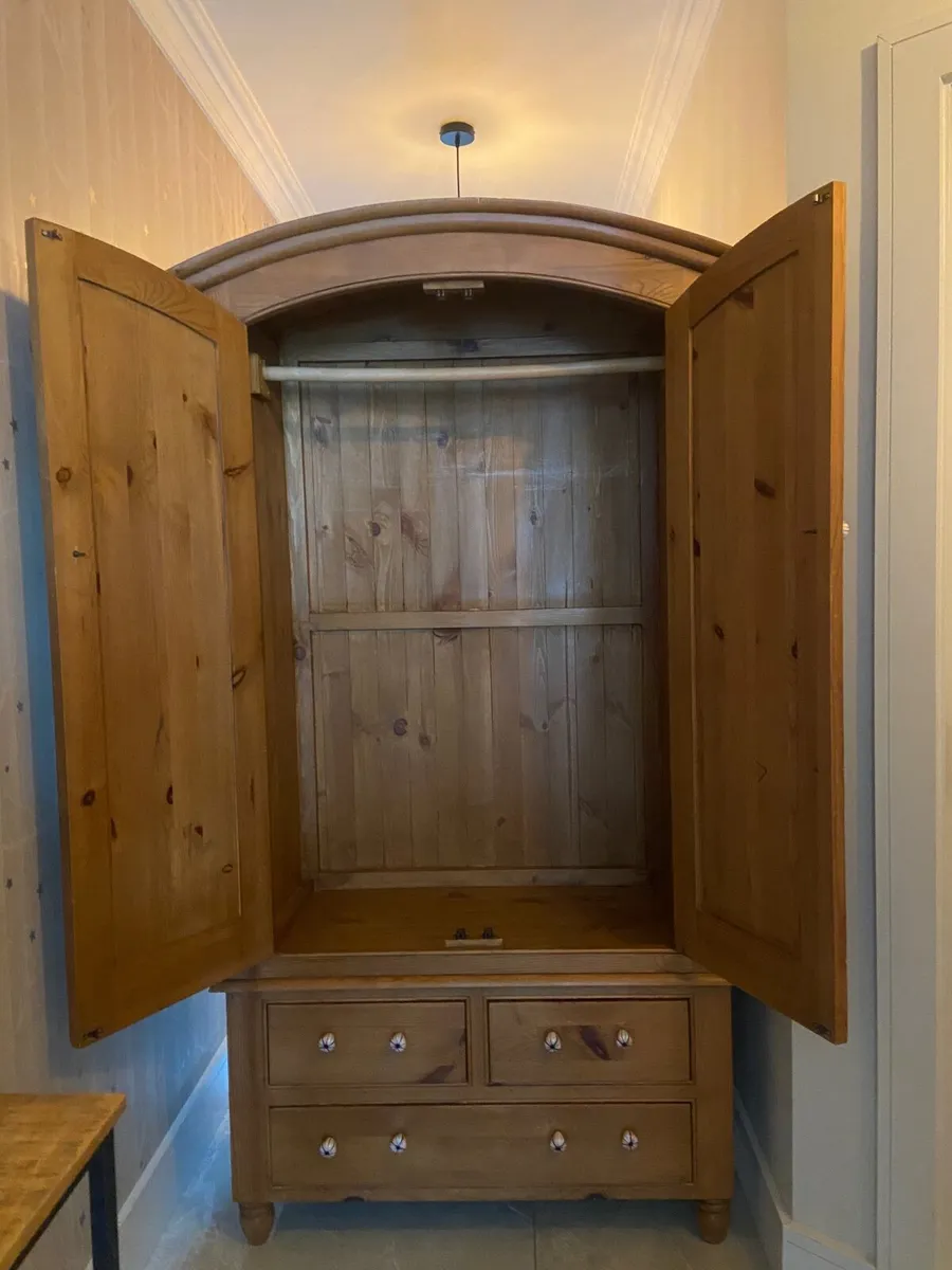 Wardrobe - Image 2