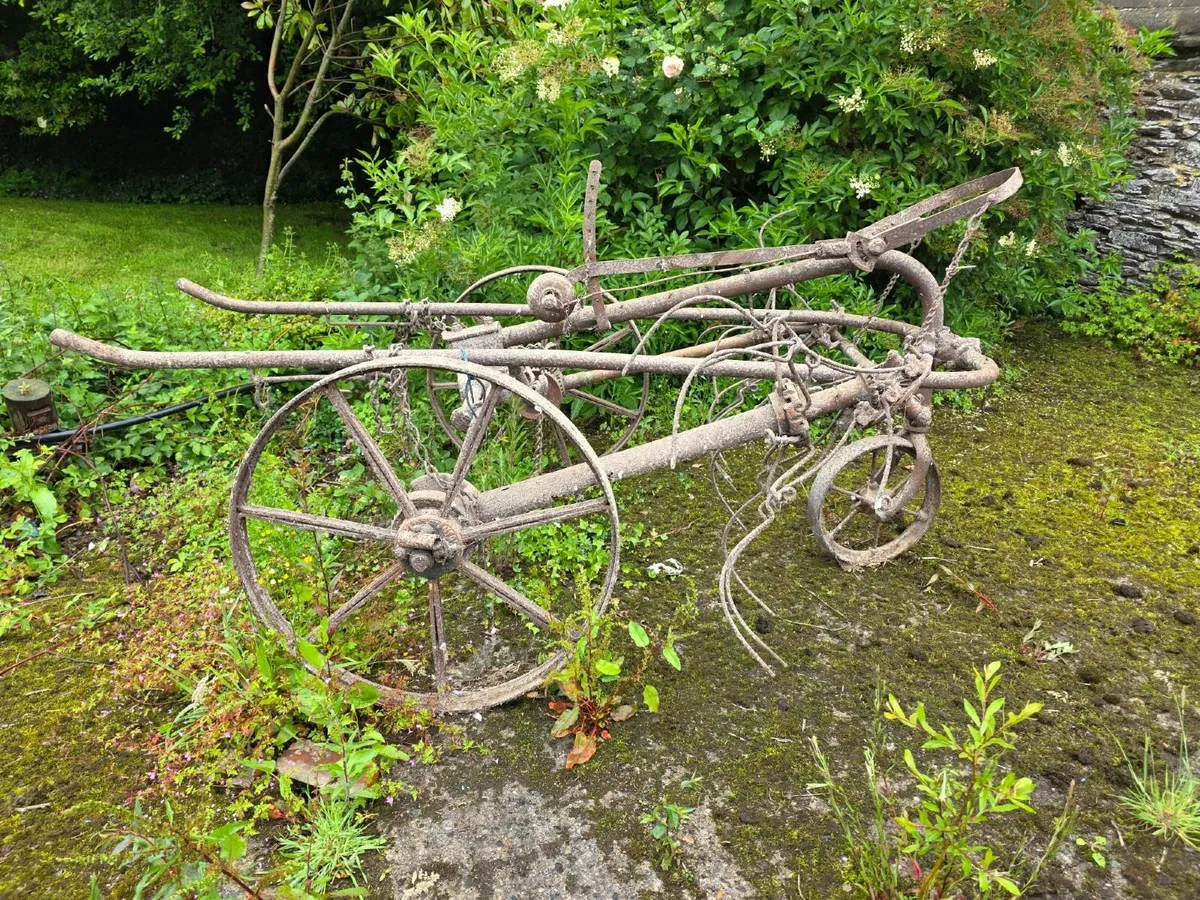 Antique farm machinery - Image 4