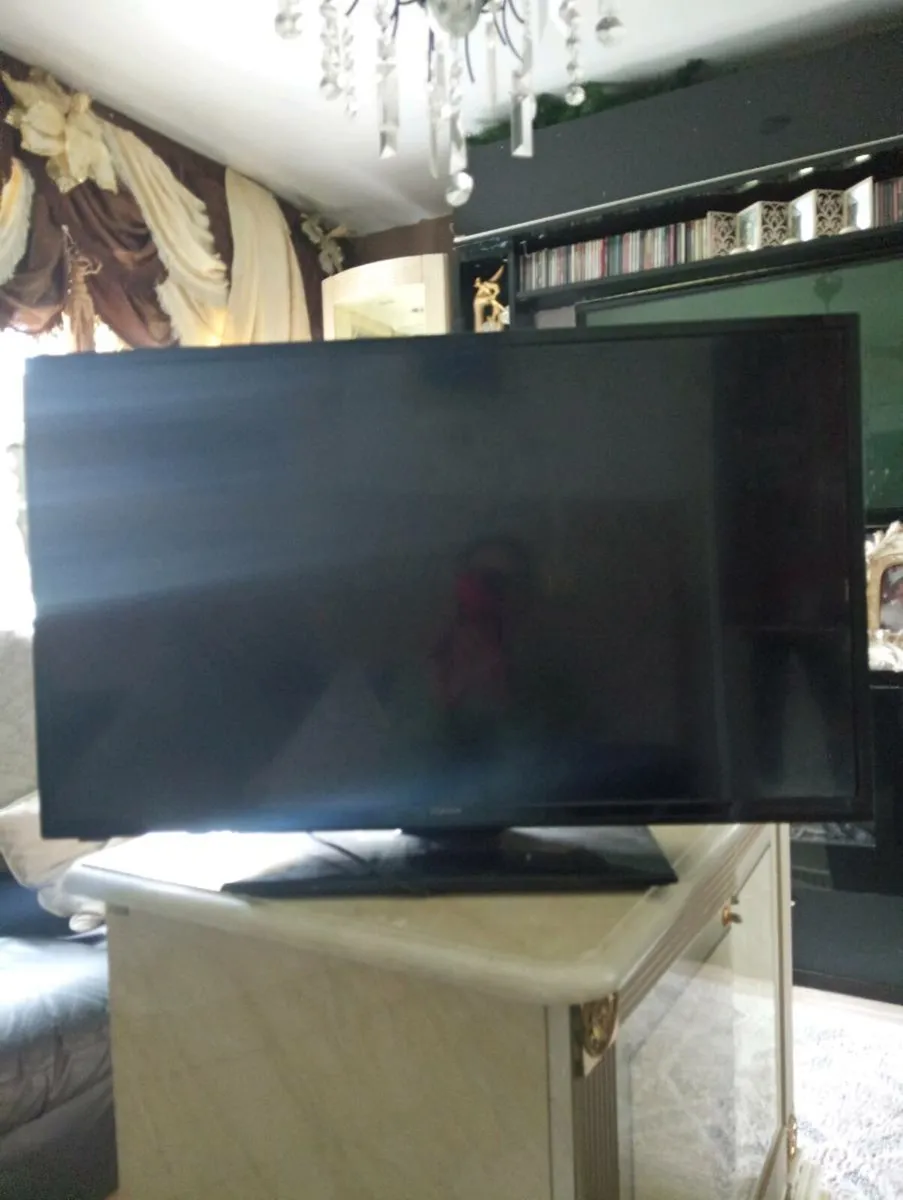32 inch smart Tv - Image 1